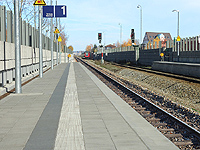 Bahnhof - Klicken für Vorher/Nachher-Vergleich